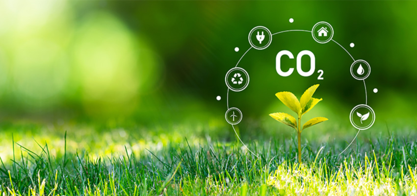 Zonnepanelen op het dak en aan de gevel