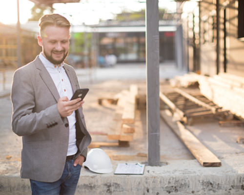 Das Kundenportal ALOORA unterstützt Sie jederzeit: im Büro, im Homeoffice oder als Web-App auch unterwegs